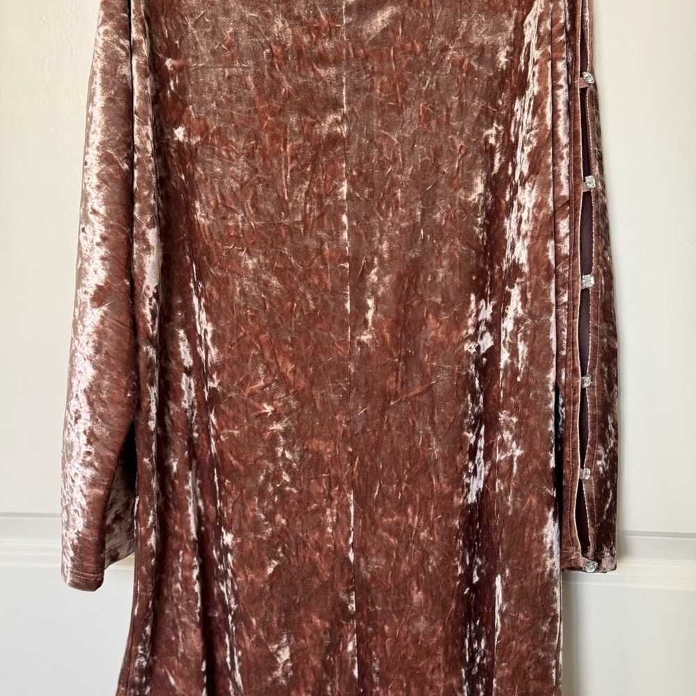 Cable & Gauge Velvet Brown Top - Picture 2 of 9